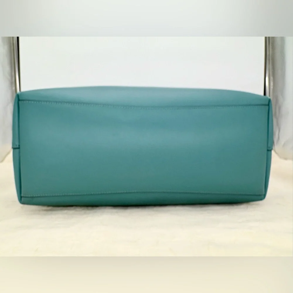 COACH Signature Curb Chain Central Tote In Marine 78218 - Picture 7 of 9
